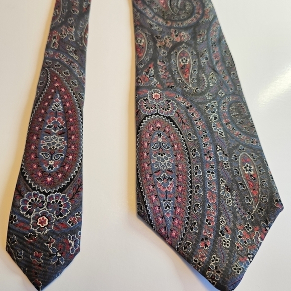 VINTAGE Liberty of London silk tie. Tiny hole on back side see 4th pic. Pl - Picture 1 of 7